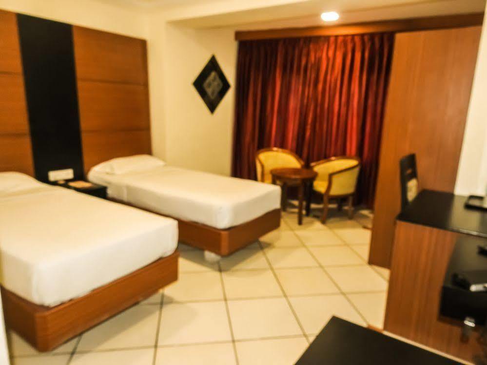 Hotel Emarald Hotels & Resorts