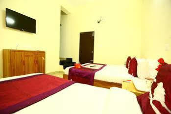 Hotel Capital O 10546 Parkway Inn