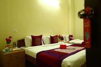 Capital O 10546 Parkway Inn Hotel 3*