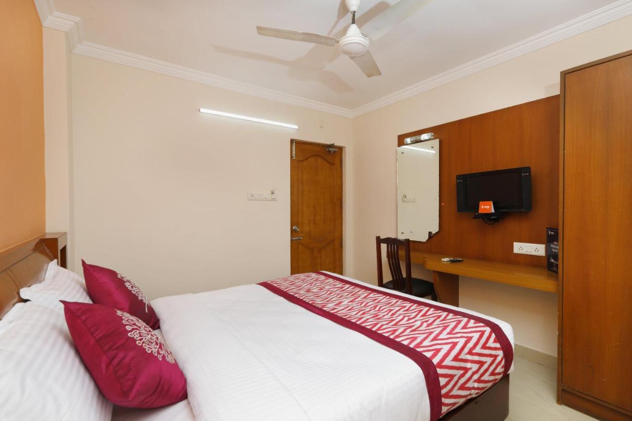 Oyo 15963 Manor 3*