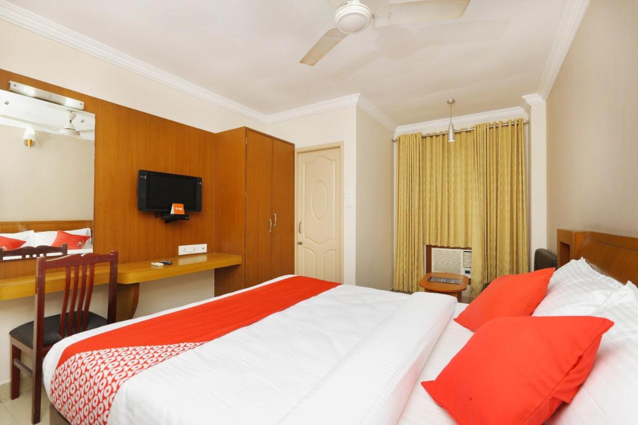 Hotel Oyo 15963 Manor