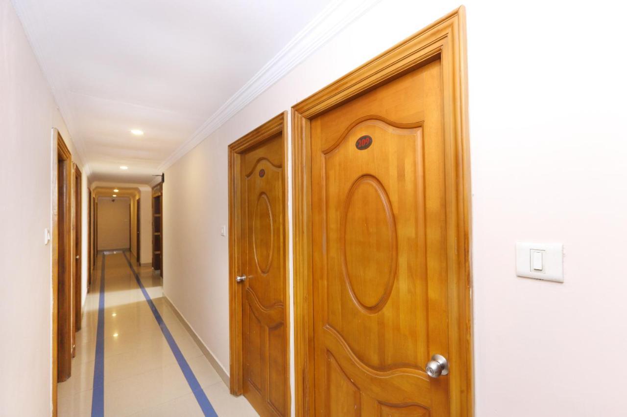 Hotel Oyo 15963 Manor