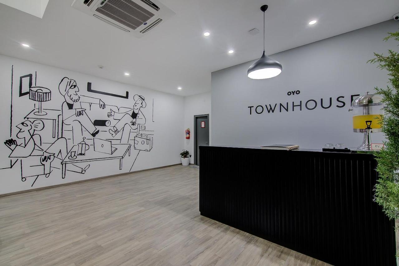 Oyo Townhouse 43 Anna Nagar Chennai