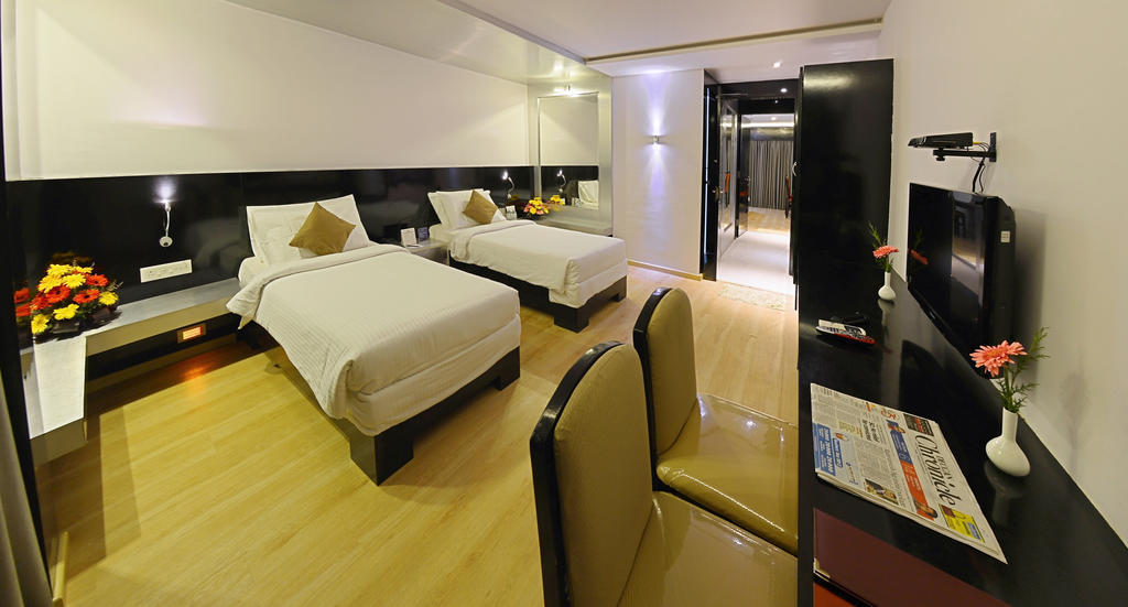 Hotel Gokulam Park 3*