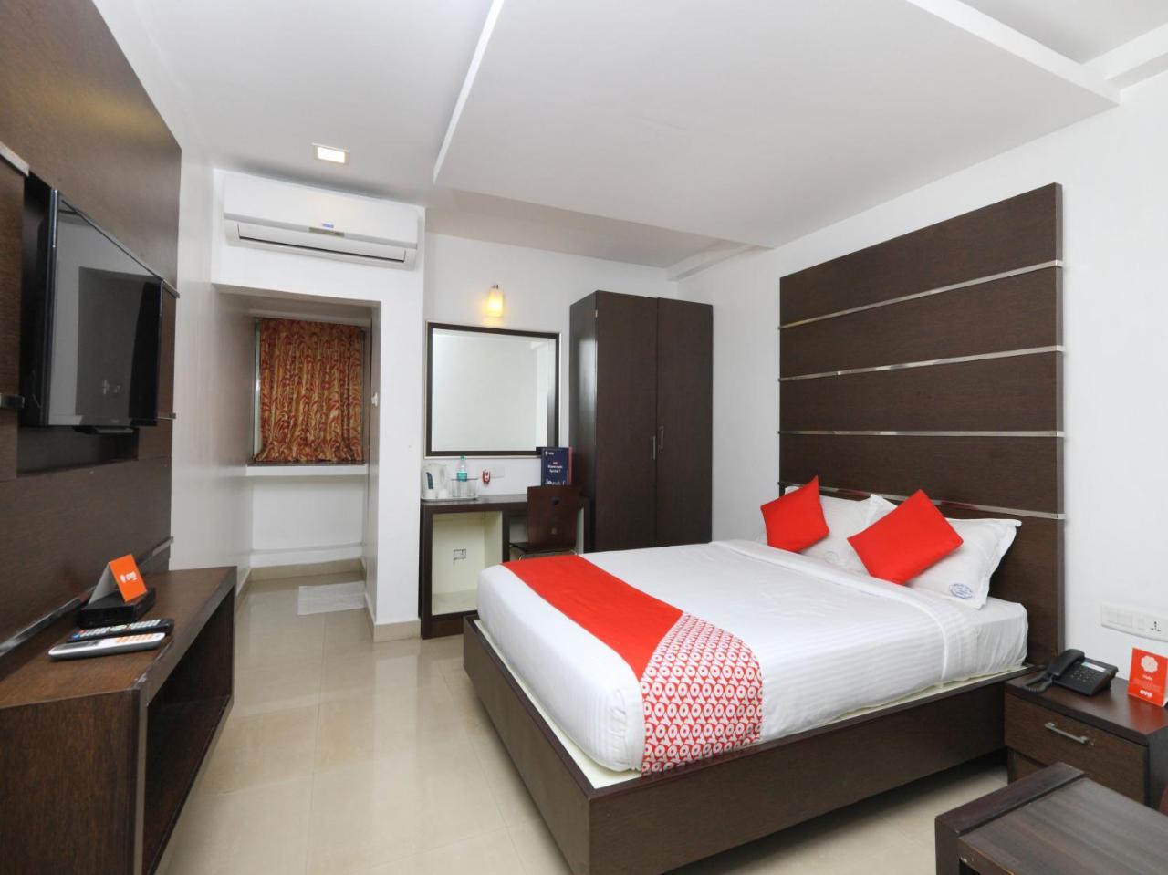 Acomodação com café da manhã  Nachiappa Residency Chennai