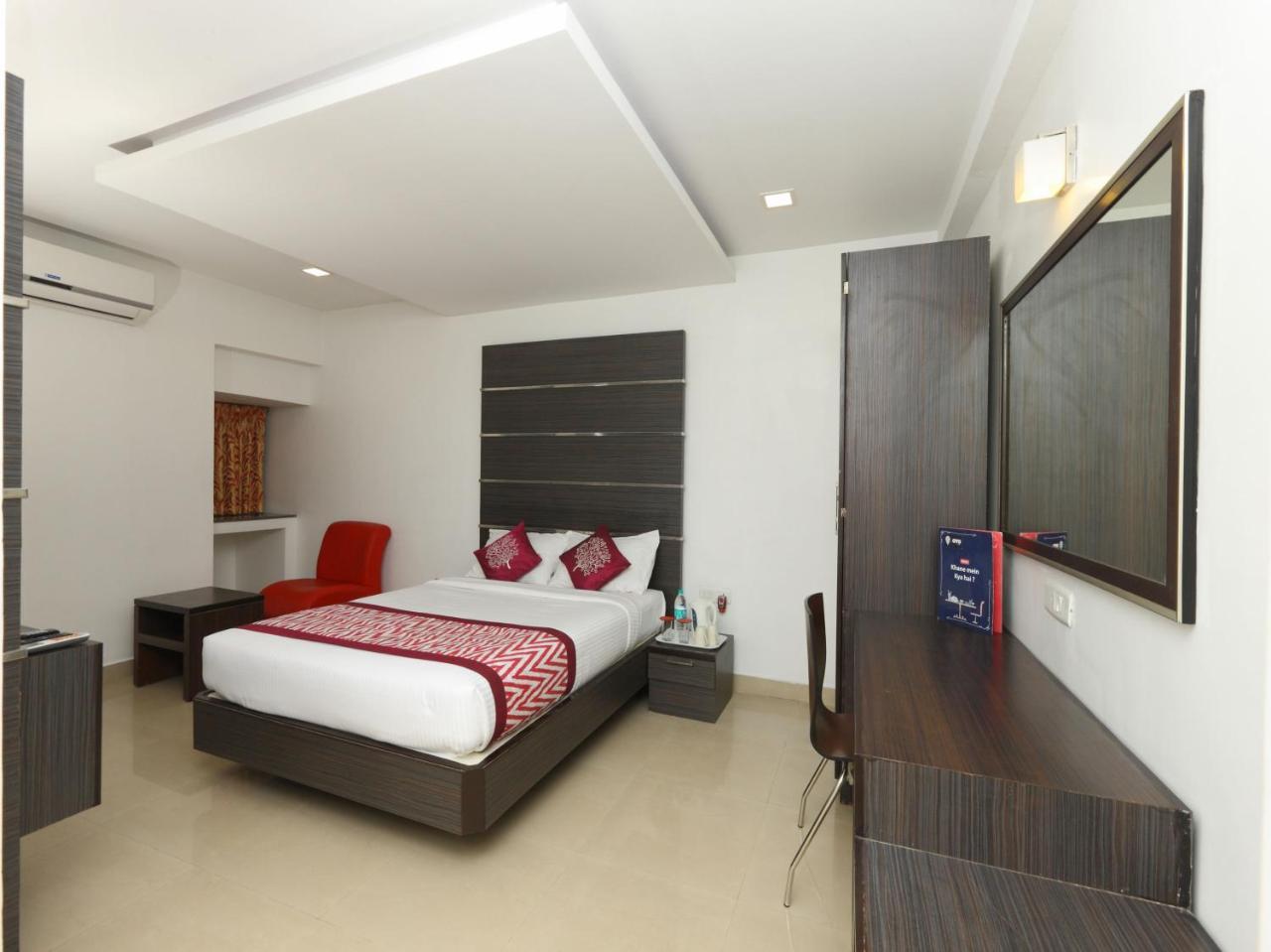 Acomodação com café da manhã  Nachiappa Residency Chennai