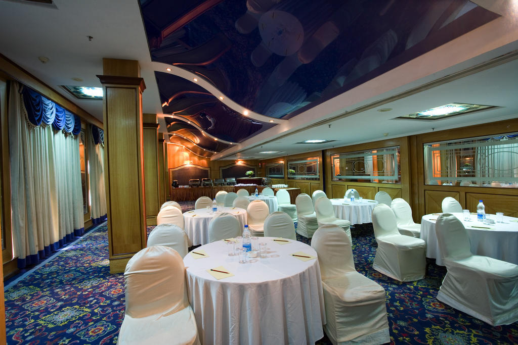 Hotel Benzz Park 4*