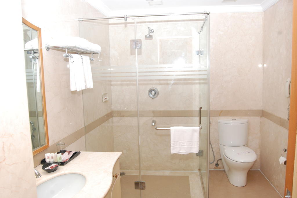 Beverly 3*