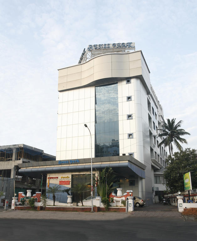 Benzz Park Hotel