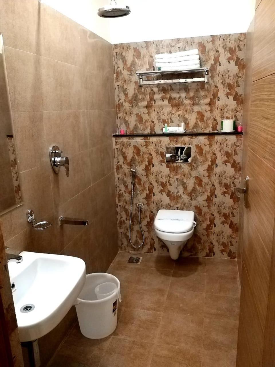 Grand Elegant Hotel