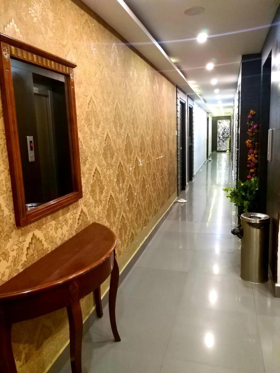 Grand Elegant Hotel