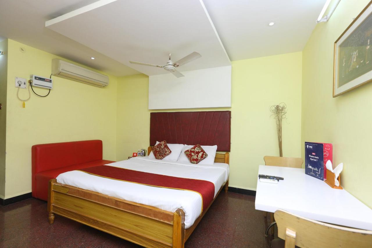 Oyo 8973 Velachery 3*