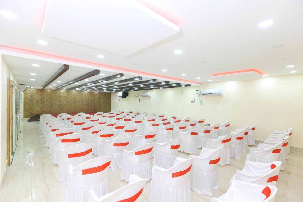 Oyo 8973 Velachery 3*