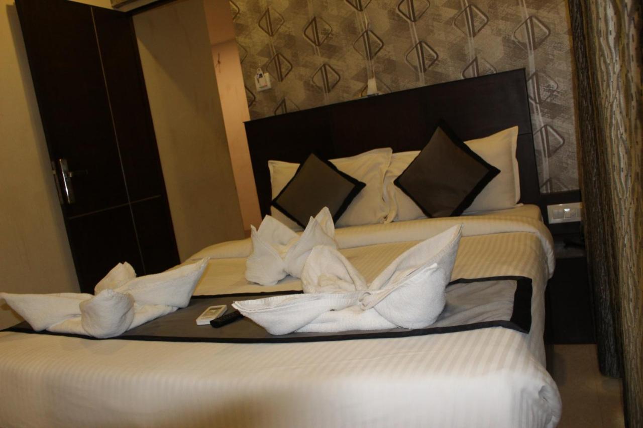 Sky Gate Hotel Near Apollo Main, Women'S & Children'S Us Consulate Sankara Netralaya Goethe Institute Prestigepalladium Shastri Bhavan Senmozhi Poonga Raj Ratnam Stadium Taj Coromandal India Oil Bhavan Dr Mohan'S Diabetics Vac Chennai Hotel