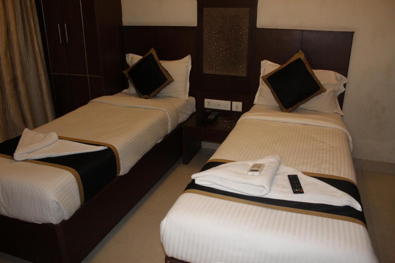 Sky Gate Hotel Near Apollo Main, Women'S & Children'S Us Consulate Sankara Netralaya Goethe Institute Prestigepalladium Shastri Bhavan Senmozhi Poonga Raj Ratnam Stadium Taj Coromandal India Oil Bhavan Dr Mohan'S Diabetics Vac Chennai 2* Chennai