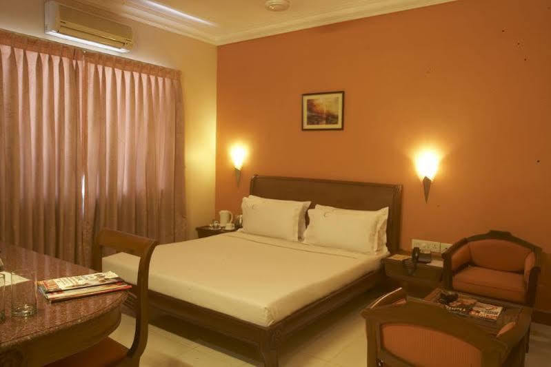 Crescent Park Hotel 3*