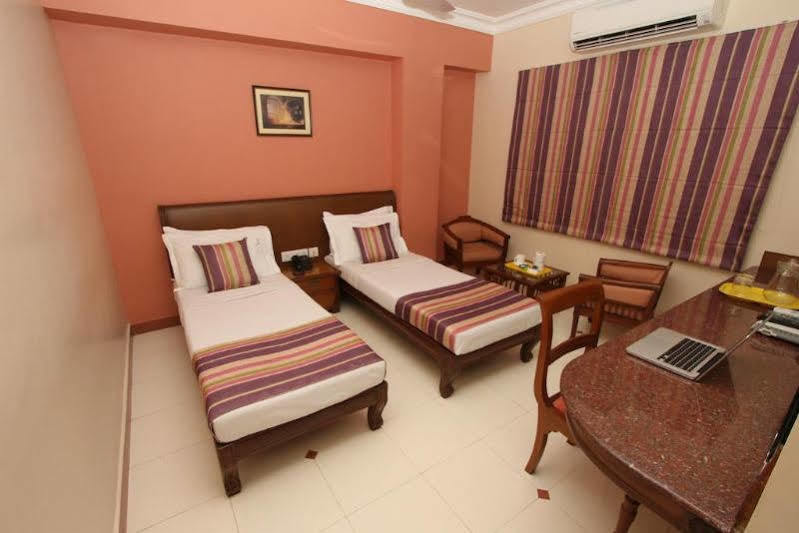 Hotel Crescent Park 3*