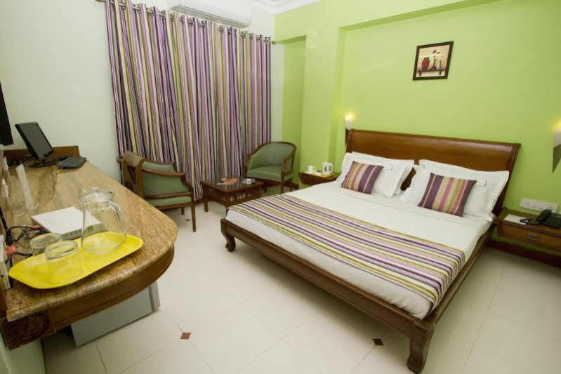 Crescent Park Hotel
