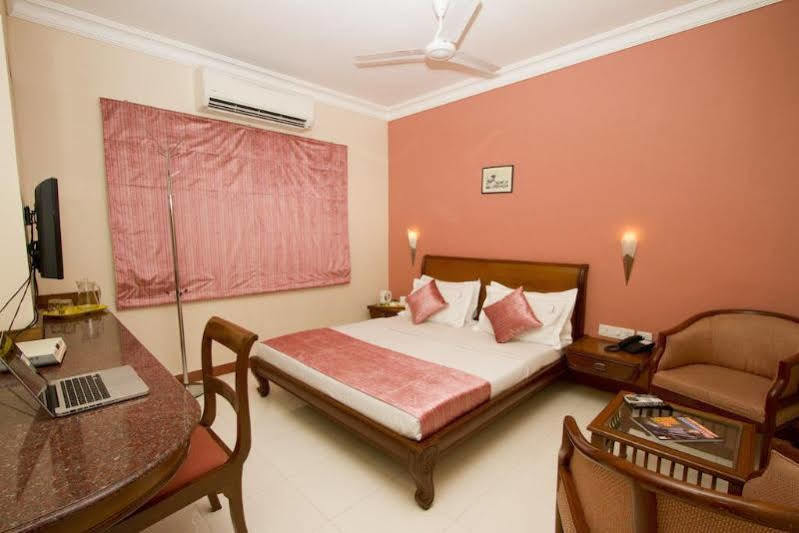 Hotel Crescent Park Chennai
