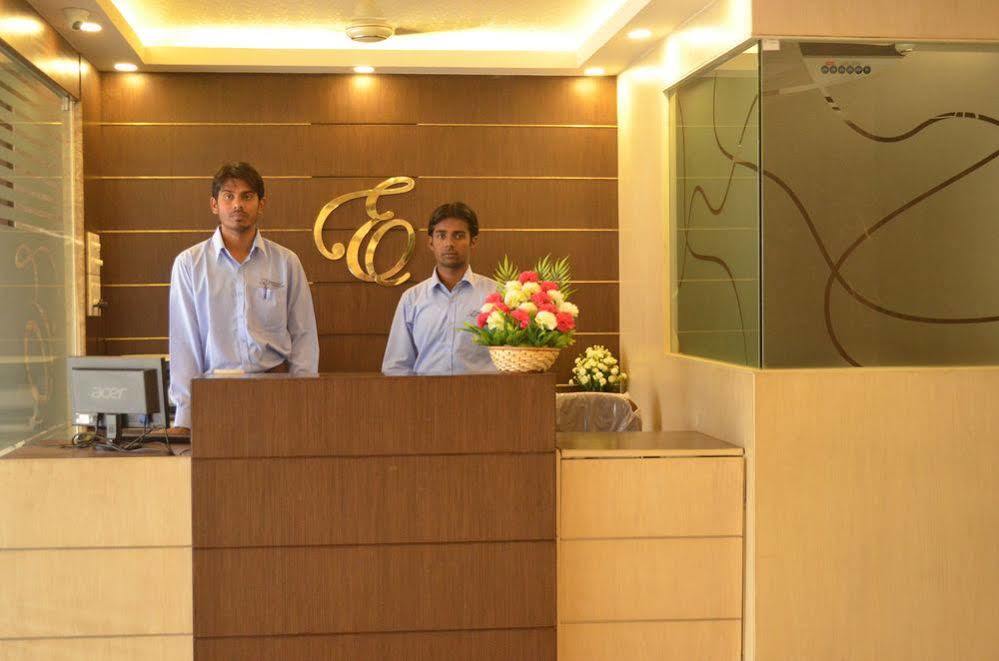 Oyo 4324 Emerald Manor 3*