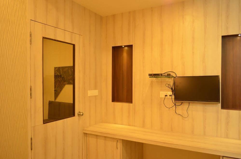 Oyo 4324 Emerald Manor 3* Chennai