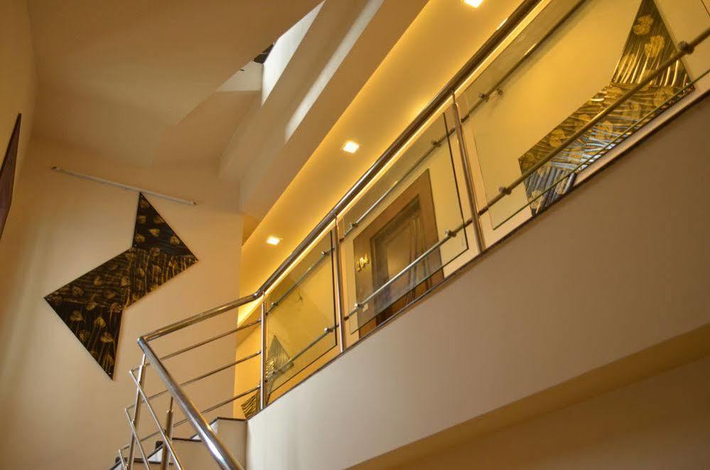 Oyo 4324 Emerald Manor Hotel Chennai