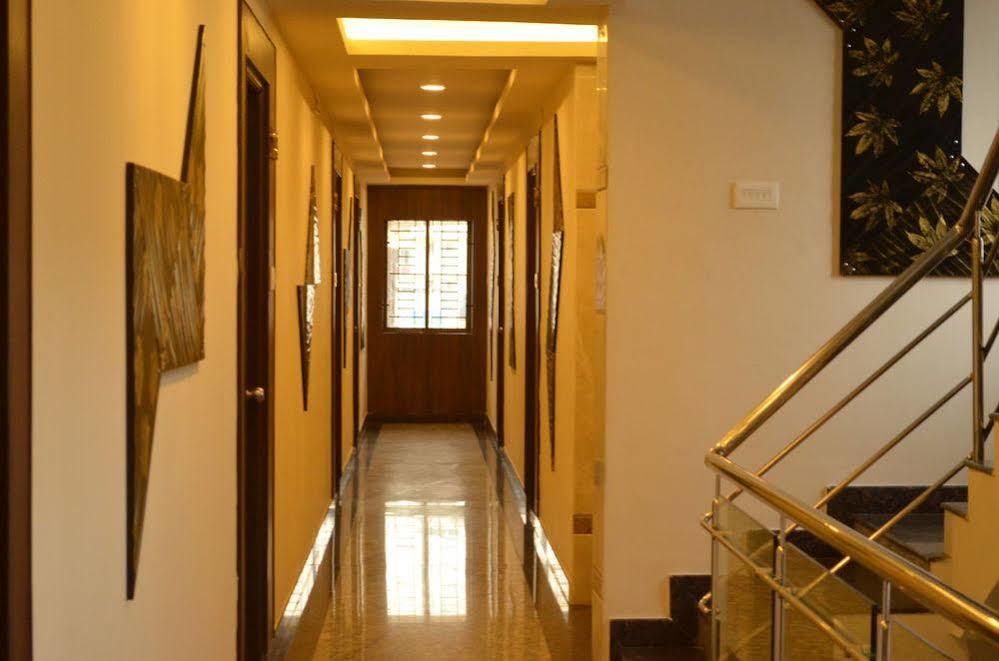 Hotel Oyo 4324 Emerald Manor Chennai