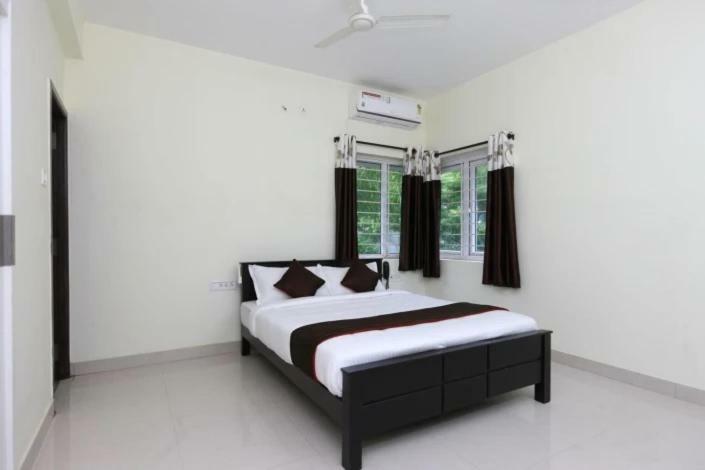 The Posh Residency, Ecr