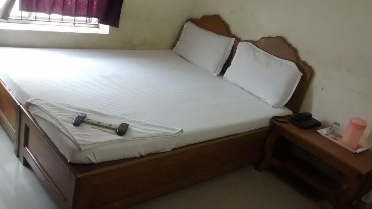 Guest house Central Saphire Residency *