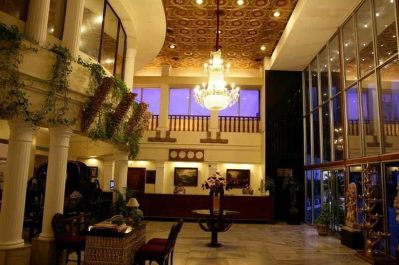 Hotel Ambassador Pallava 4*
