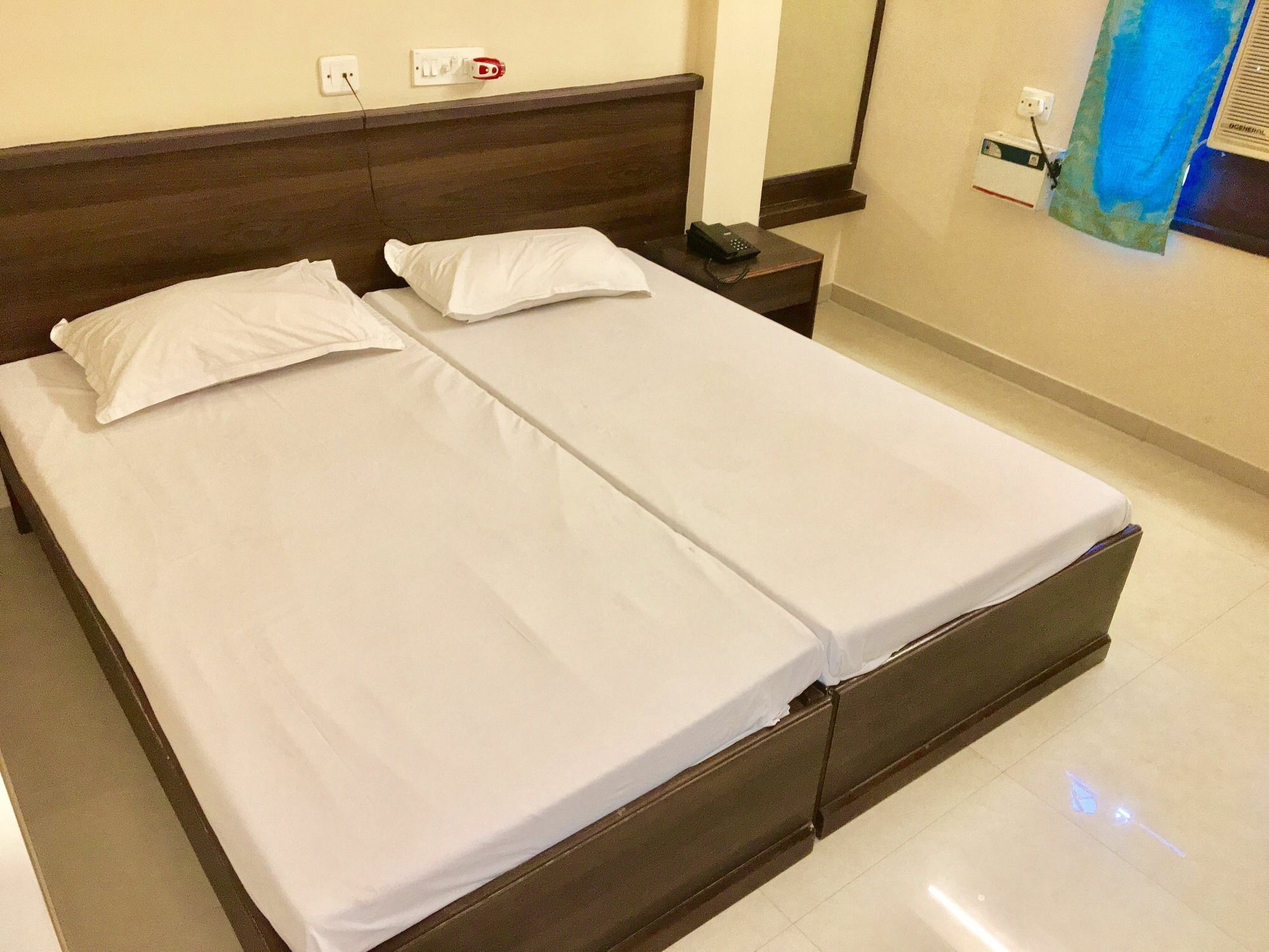 Inn Bhimas -puratchi Thalaivar Dr M G Ramachandran Railway Station