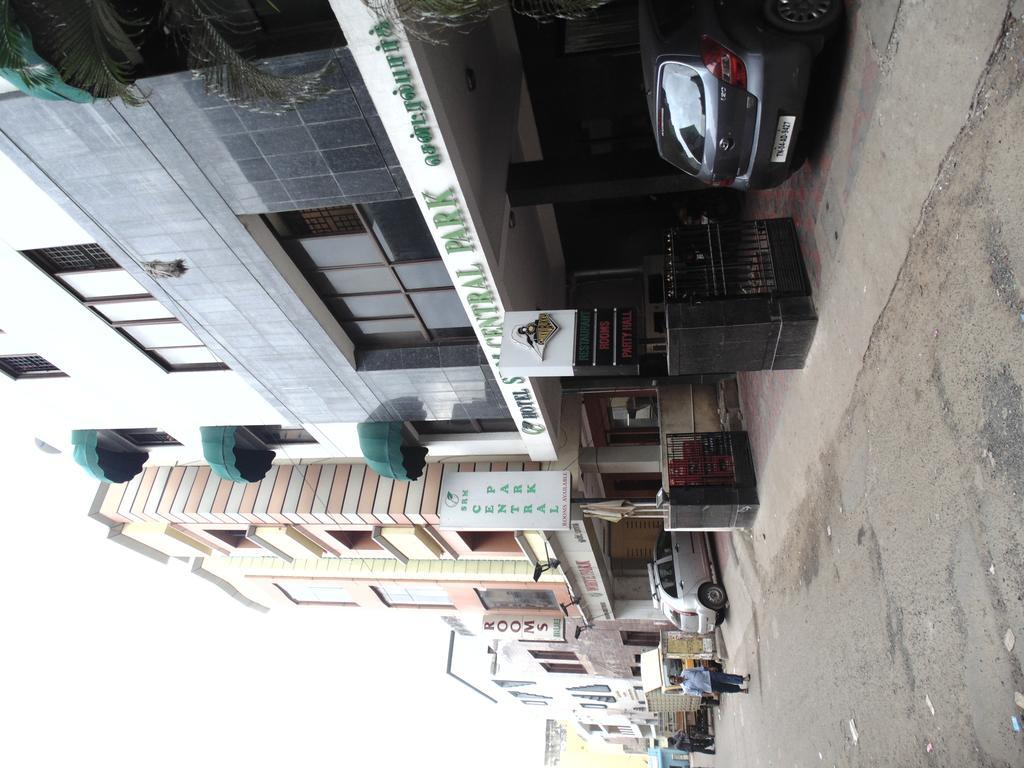 S R M Park Hotel