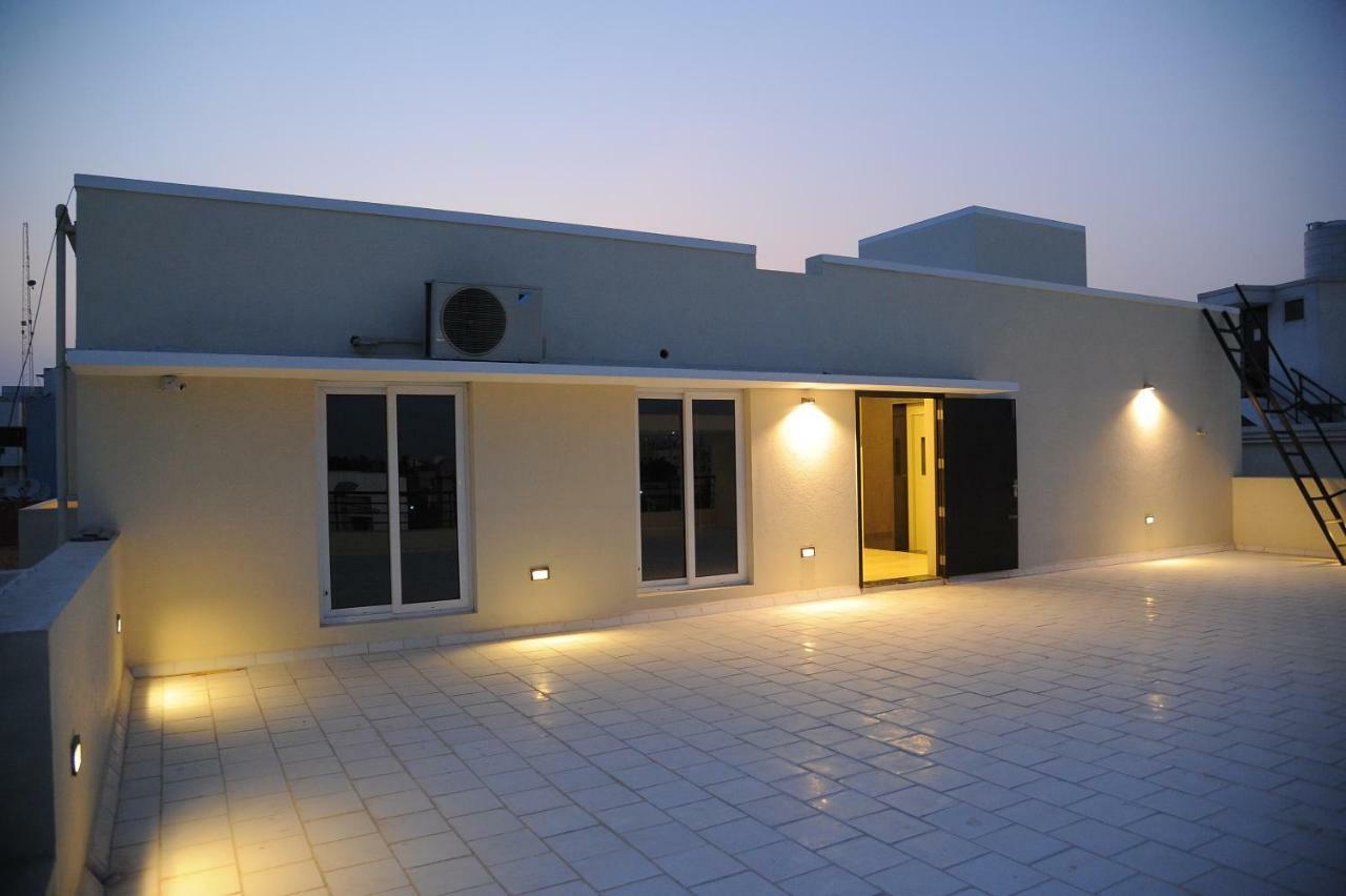 Bay Service Apartment *