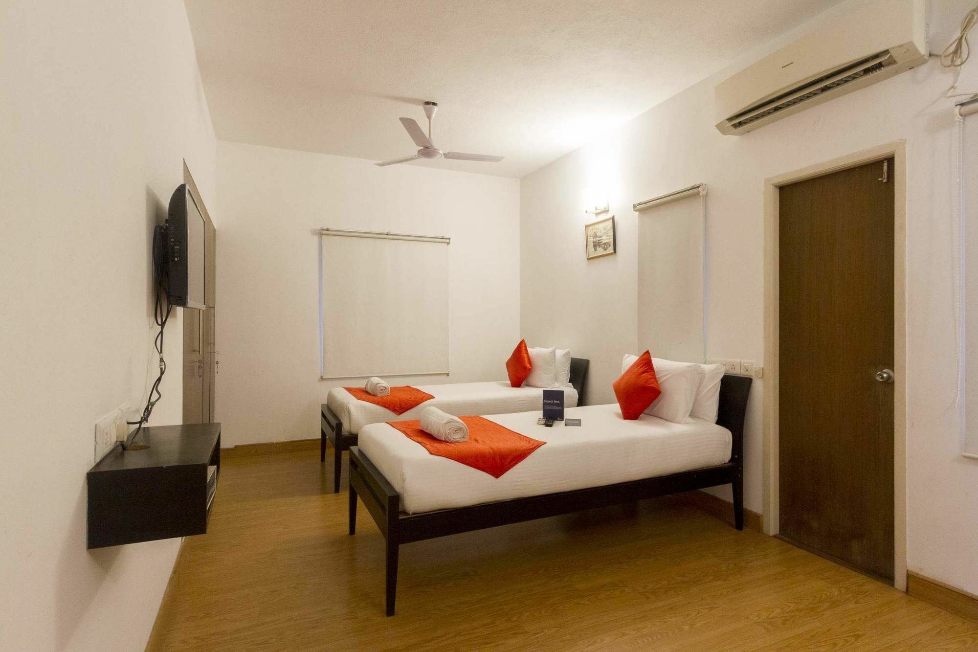 Capital O 35927 Comfort Suites Hotel