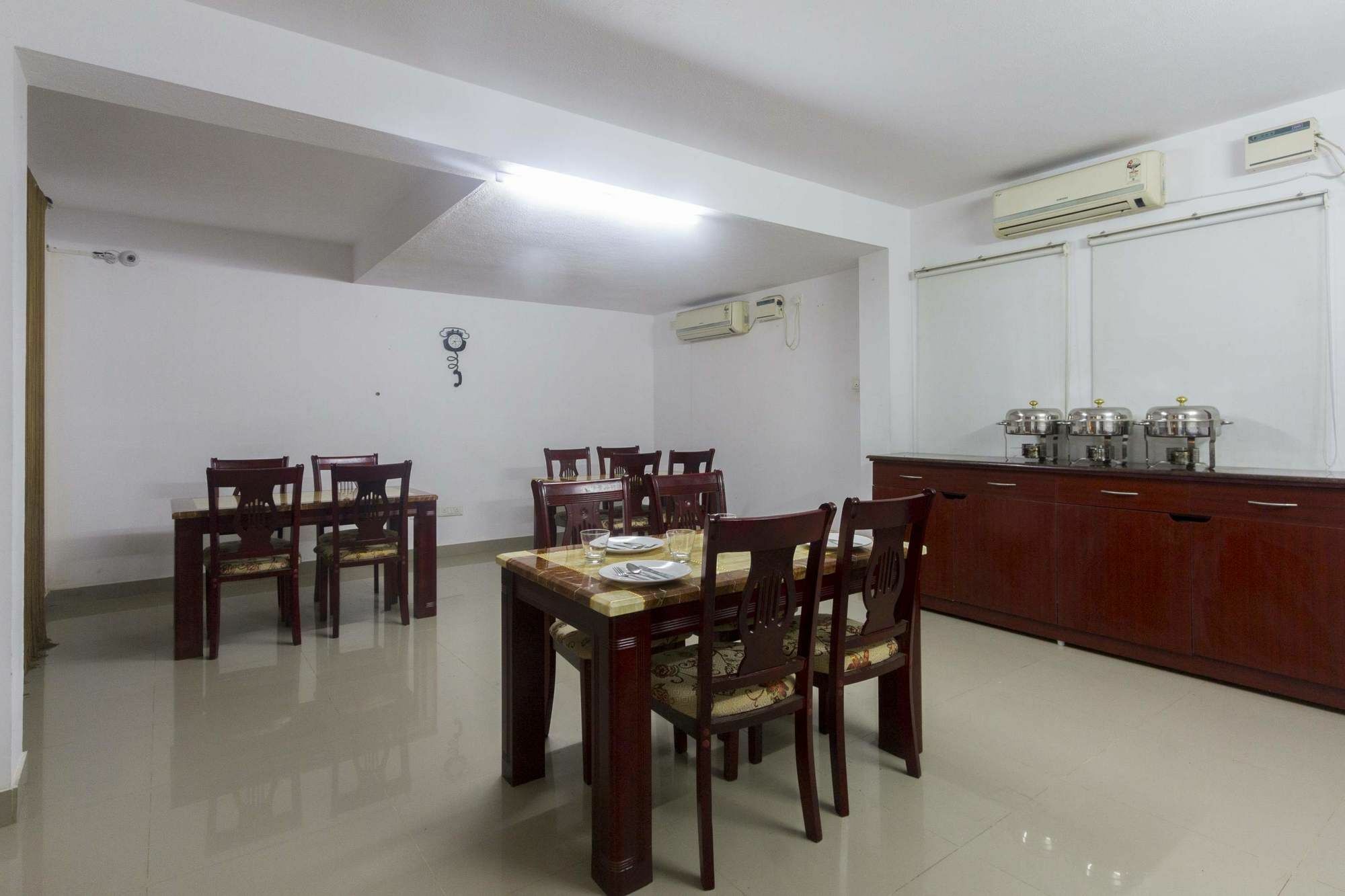Capital O 35927 Comfort Suites Hotel Chennai