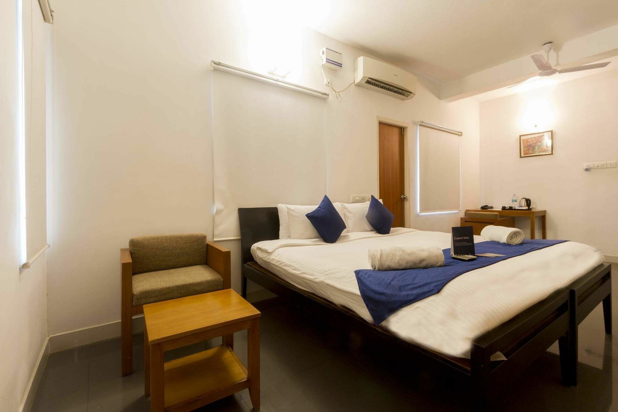 Capital O 35927 Comfort Suites Hotel