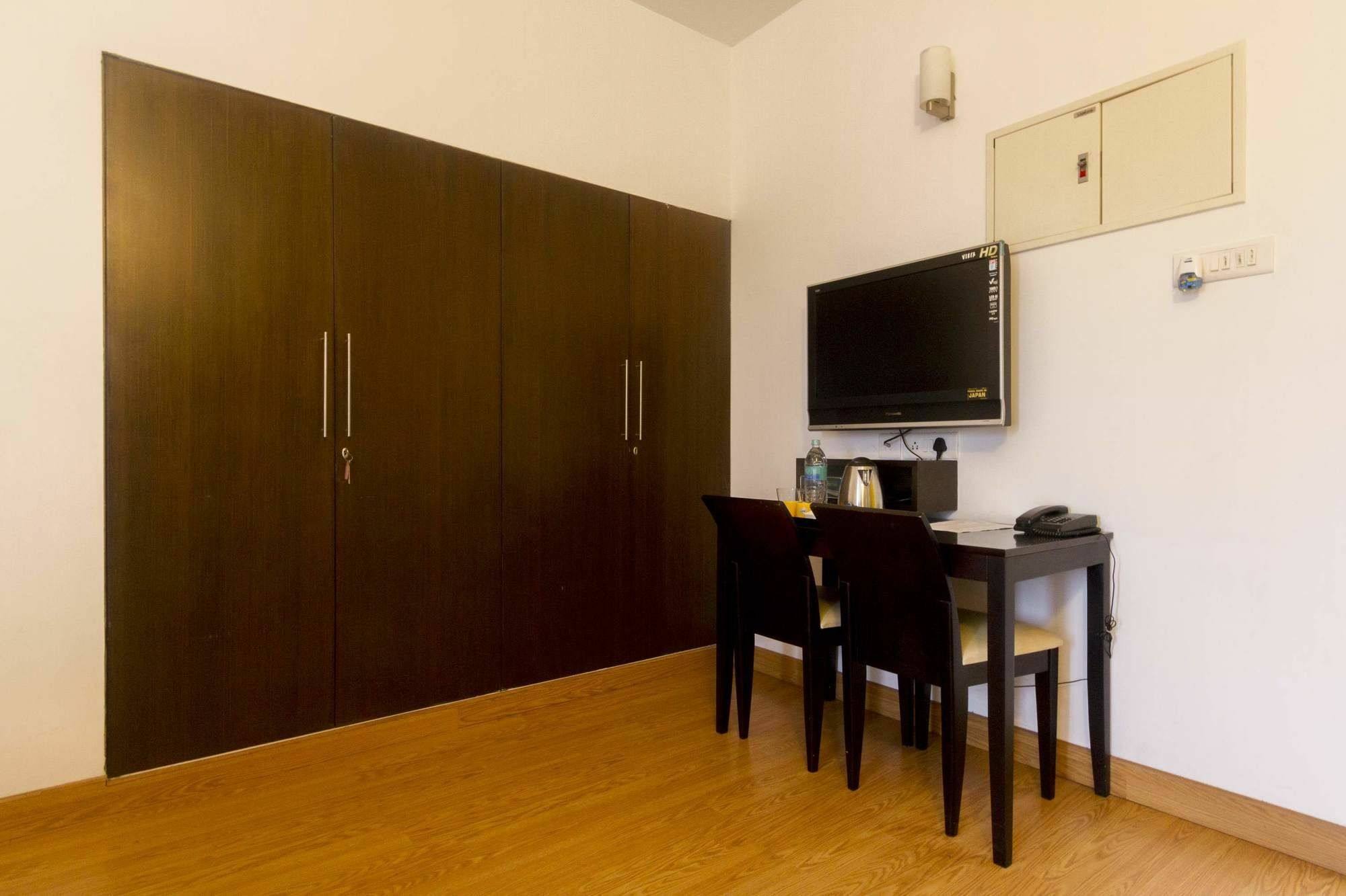 Capital O 35927 Comfort Suites 3*