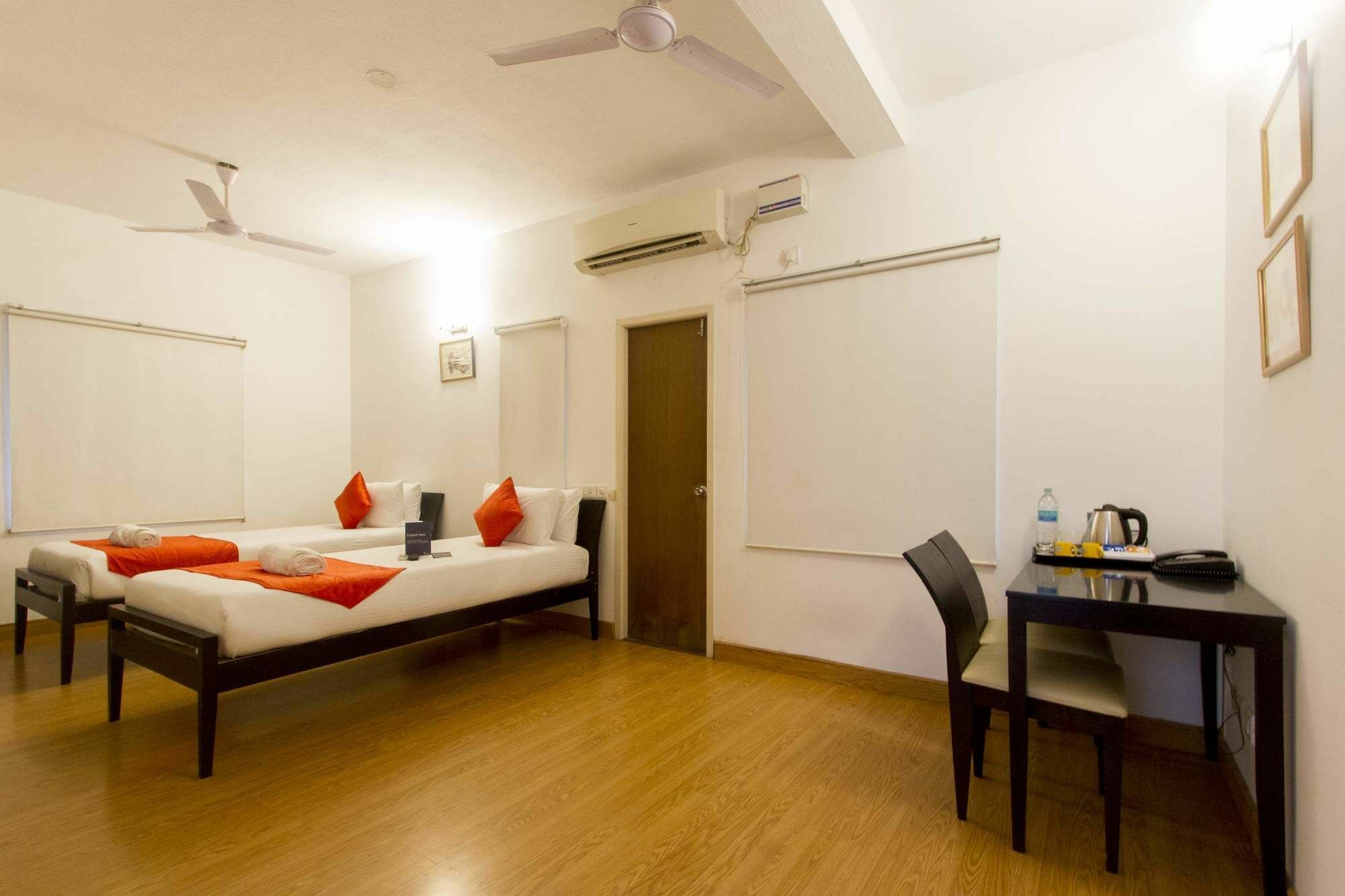 Capital O 35927 Comfort Suites 3*