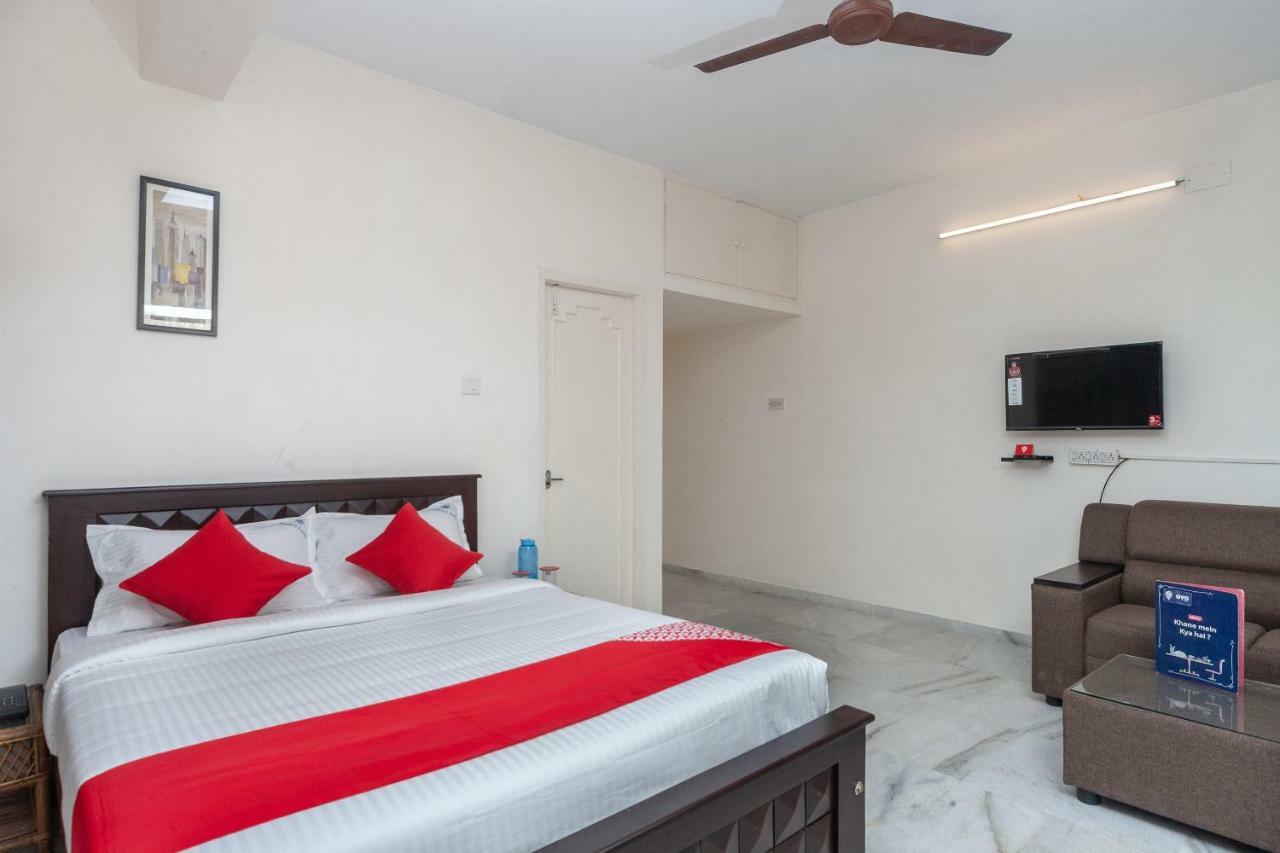 Oyo 24168 Amrita Hotel