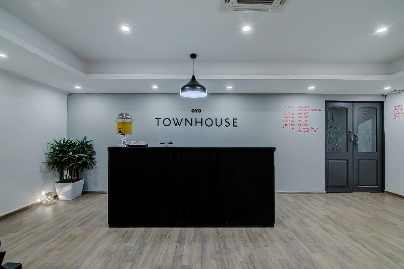 Oyo Townhouse 42 Urvashi Theatre Chennai