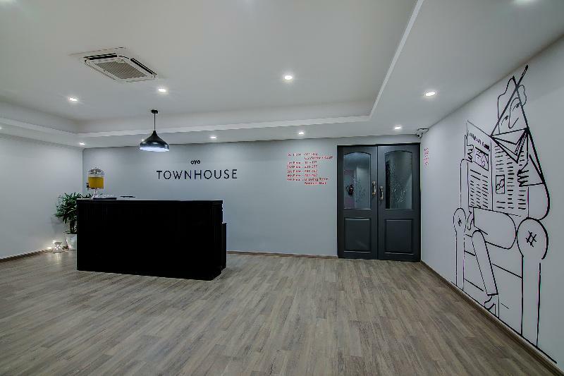 Oyo Townhouse 42 Urvashi Theatre 3*