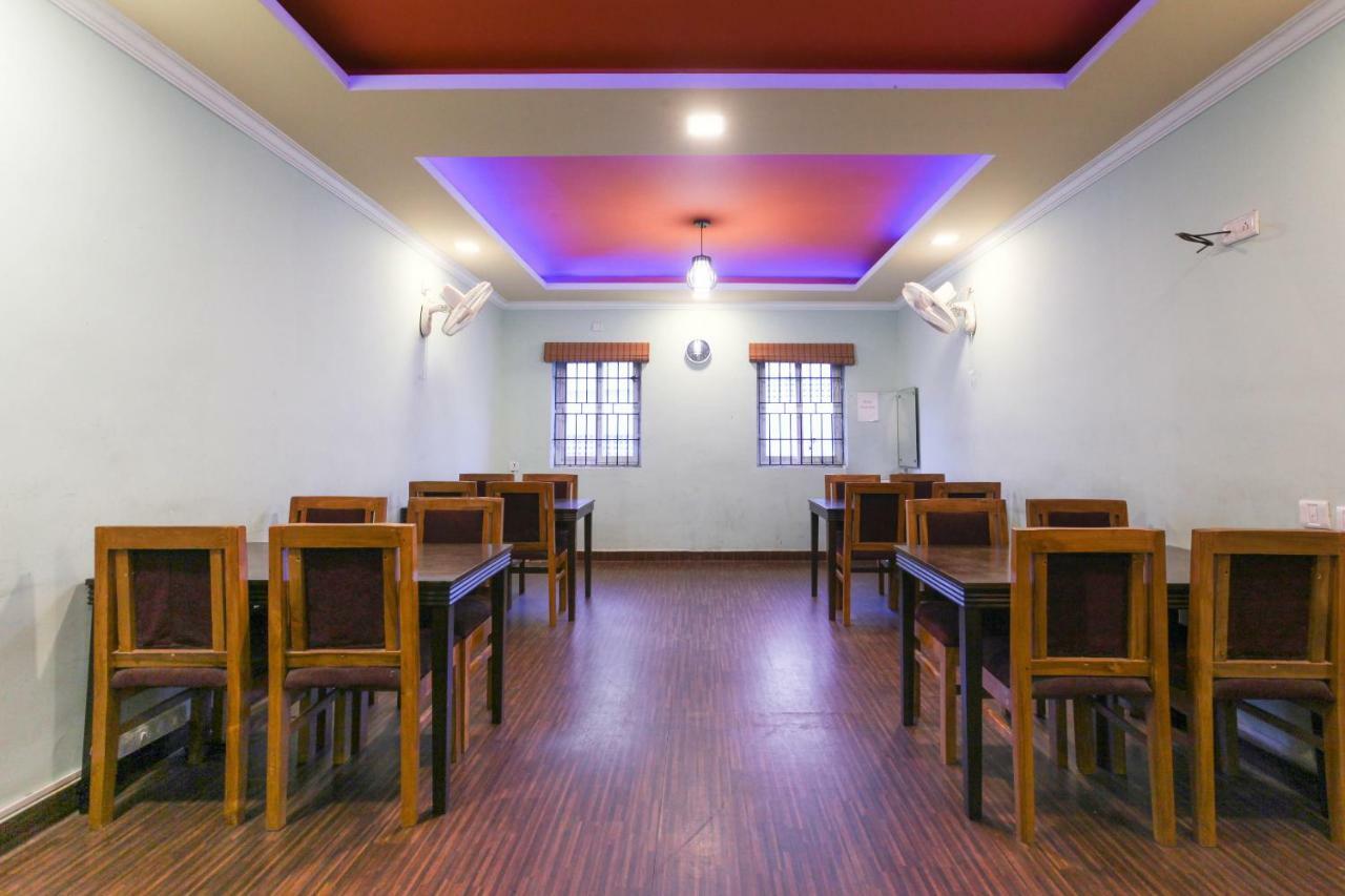 Guest house Oyo 47969 Red Shield Chennai