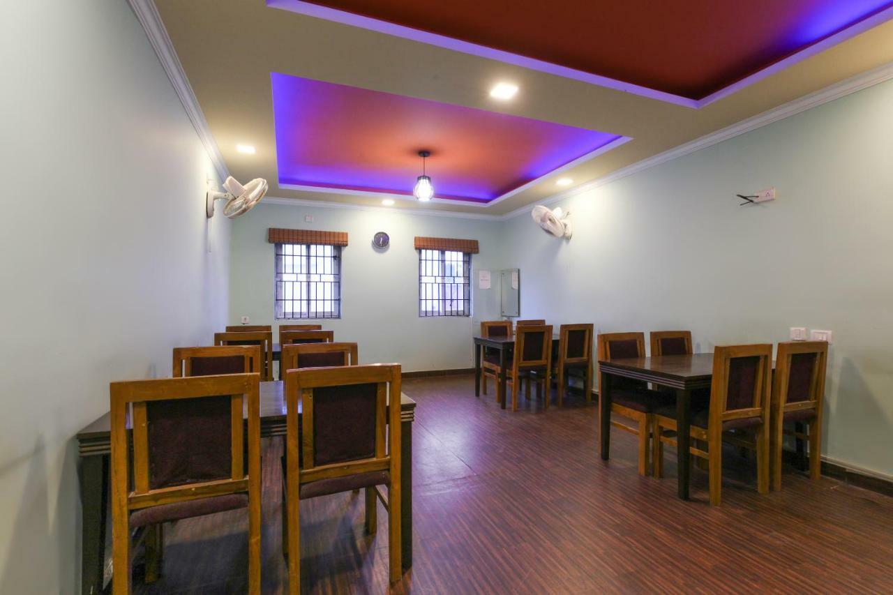 Guest house Oyo 47969 Red Shield