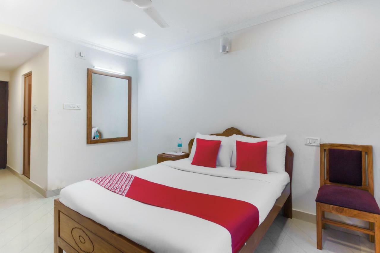 Guest house Oyo 47969 Red Shield Chennai