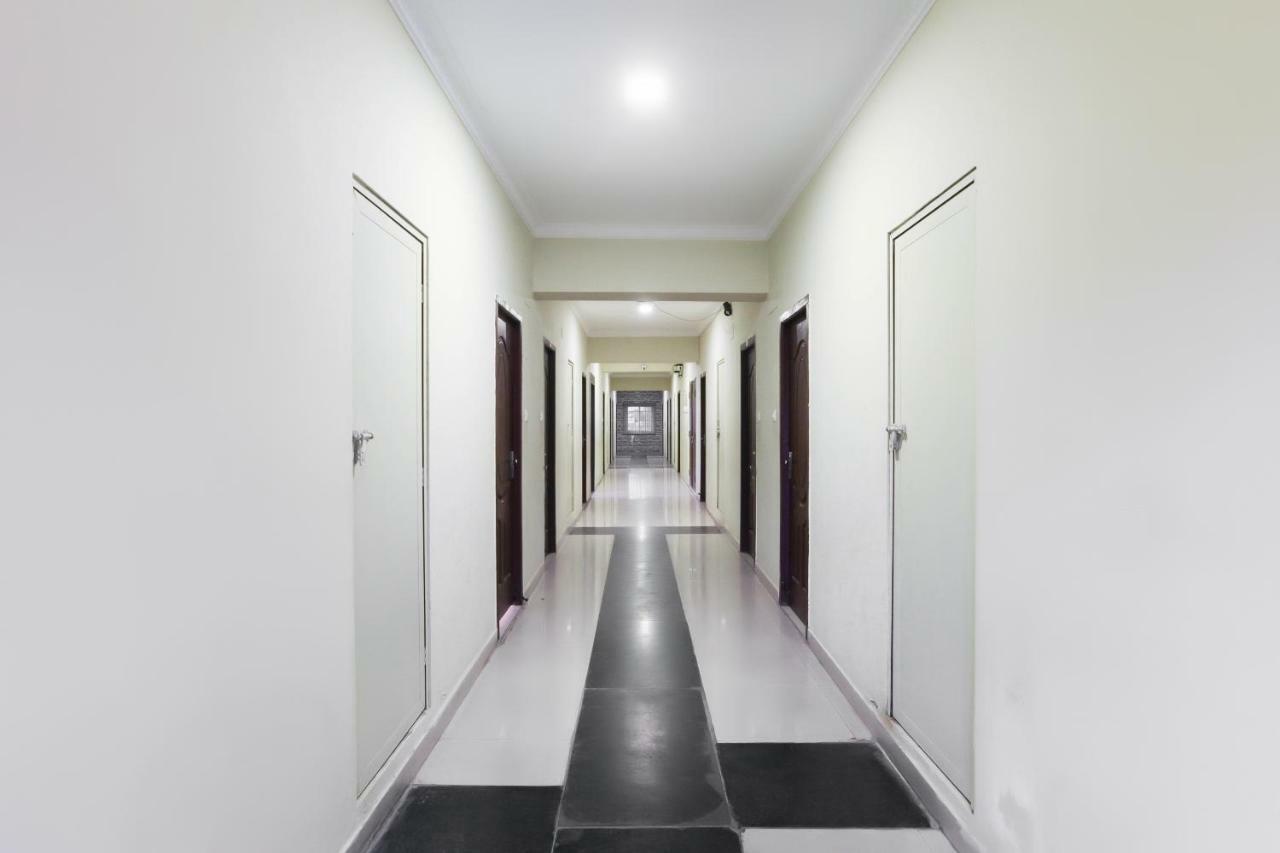 Oyo 47969 Red Shield Guest house Chennai