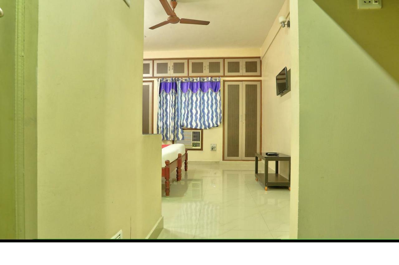Oyo 8062 Raj Residency Chrompet * Chennai