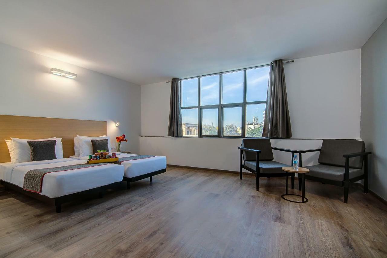 Oyo Townhouse 42 Urvashi Theatre 3*