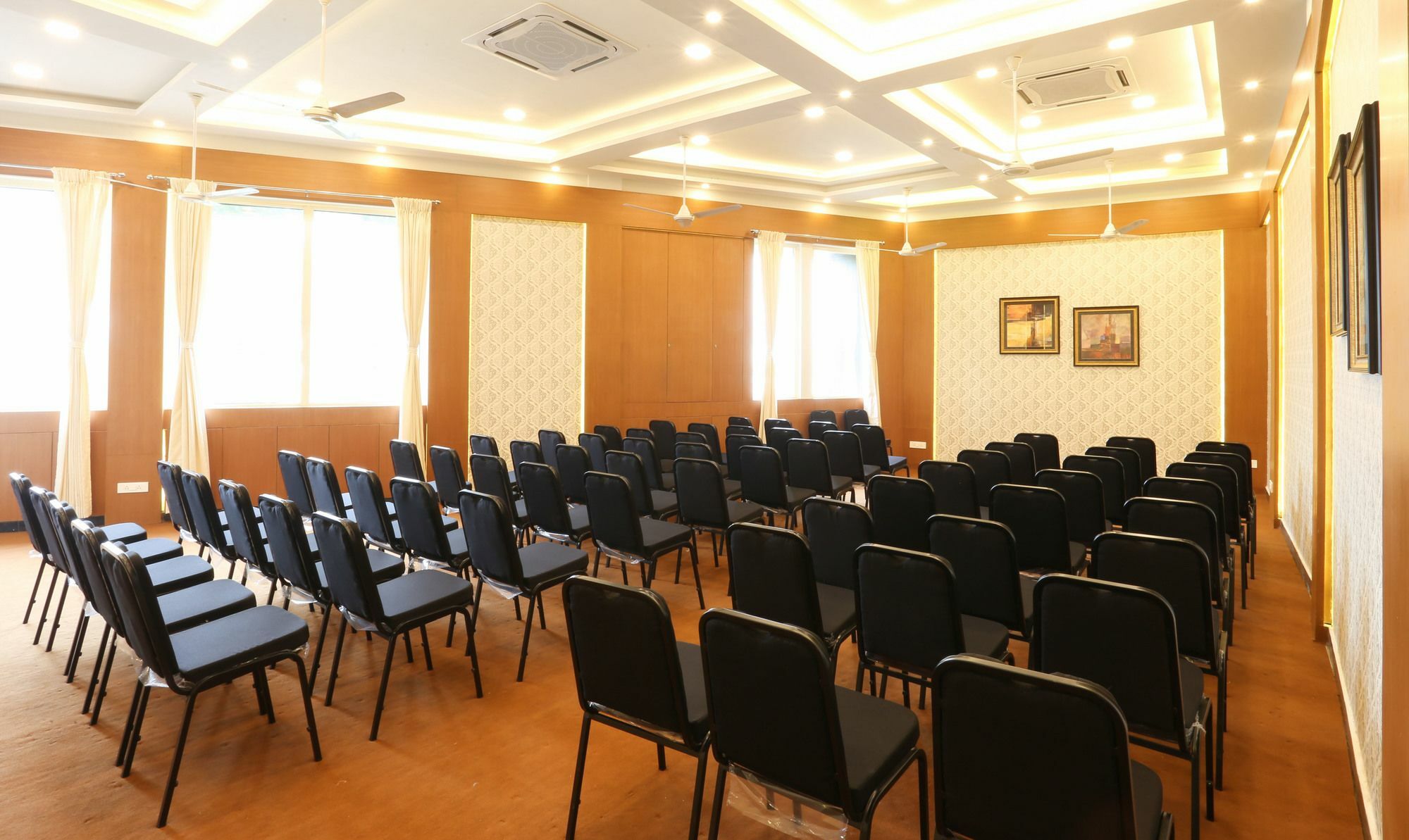 Treebo Emirates Residency Hotel Chennai