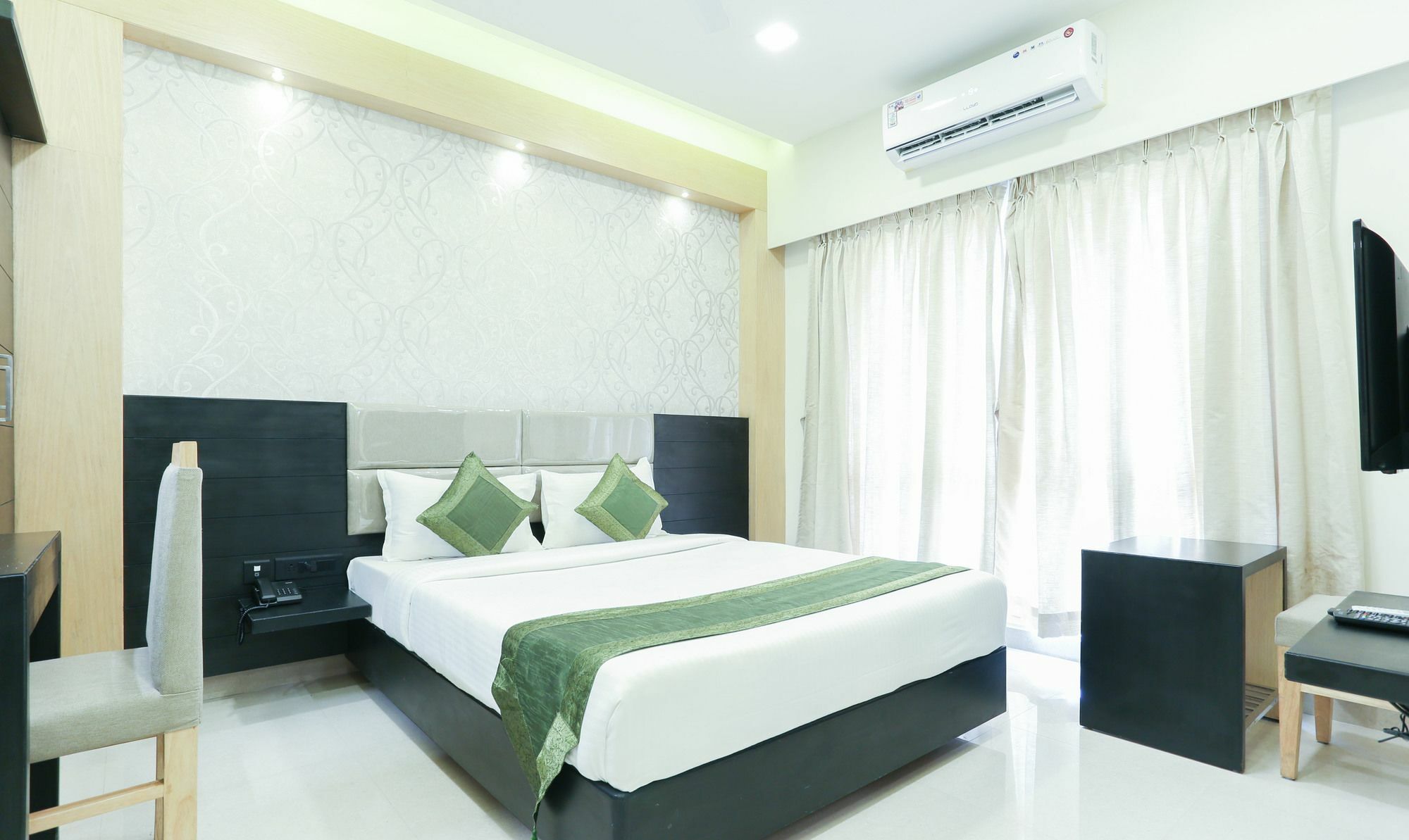 Treebo Emirates Residency Hotel
