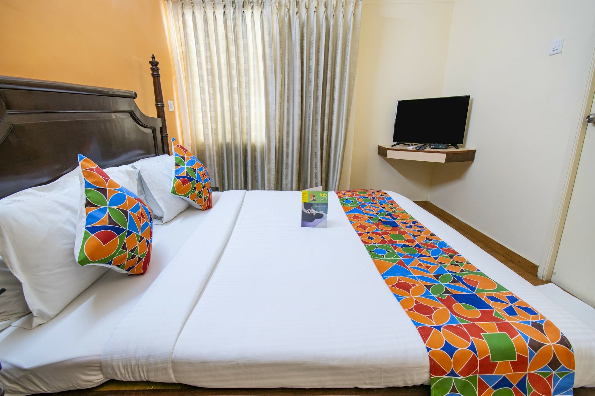 Crescent Hotel 3*